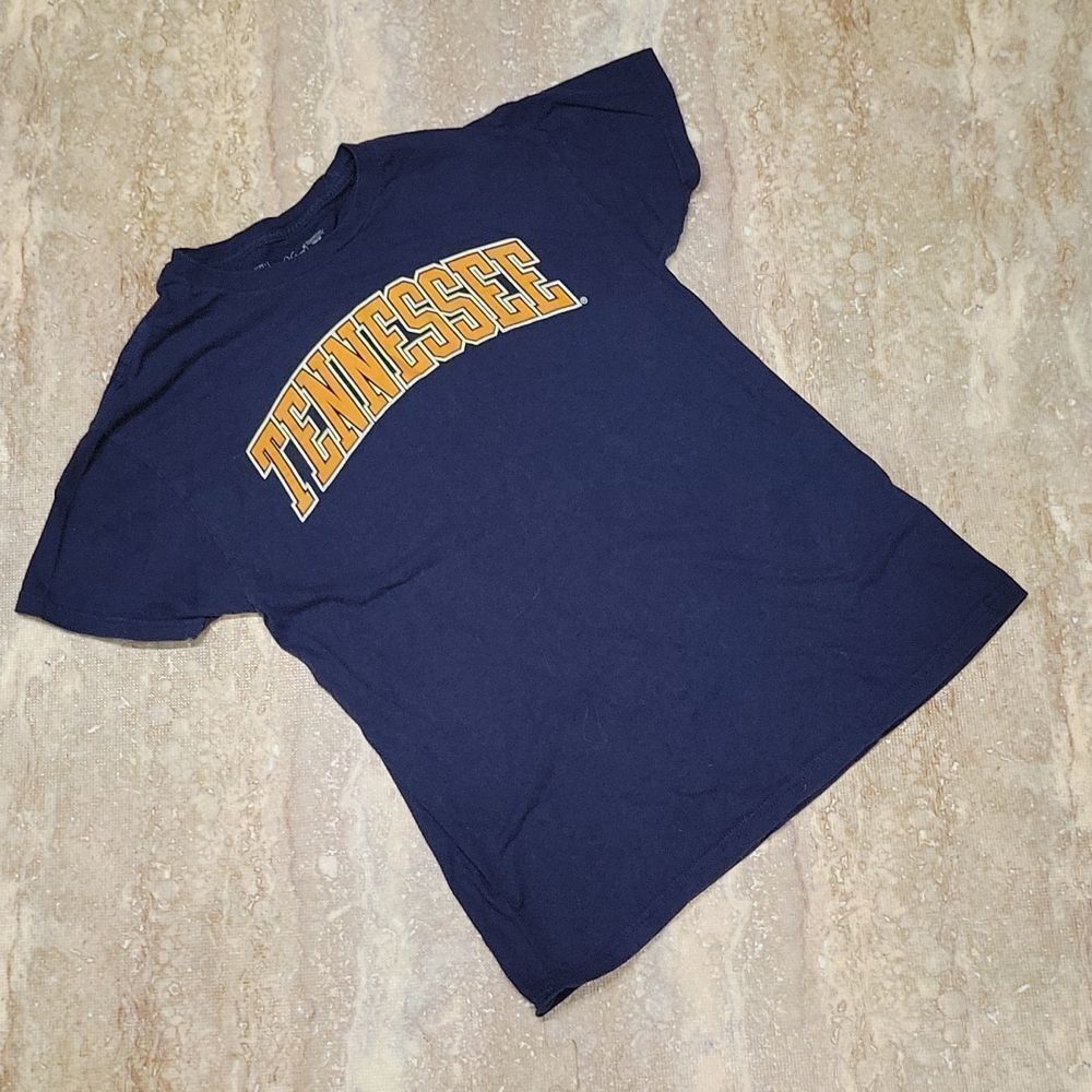 THE VICTORY - TENNESEE VOLUNTEERS SPELLOUT TEE SIZE MEDIUM